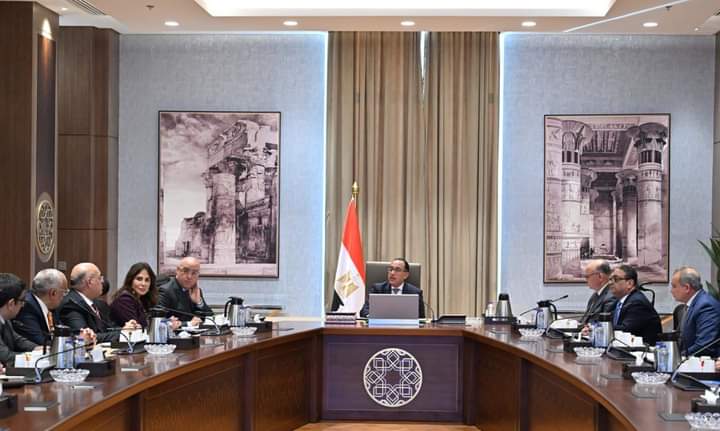 رئيس الوزراء يؤكد ضرورة وجود قانون لإدارة القاهرة التراثية والخديوية